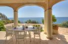 Holiday home Villa AcquaDiMare direkt am Meer in Fontane Bianch