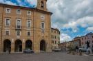 Holiday homeItaly - Umbria/Marche: Rose di Fratta 2