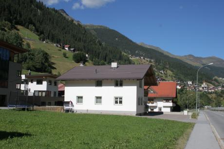 Karin Oben 10PAX Tirol