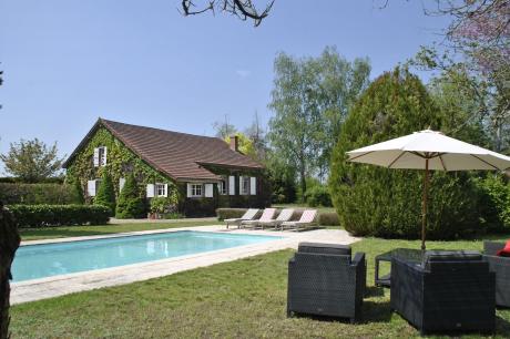 Villa Piscine Bourgogne 10 pers